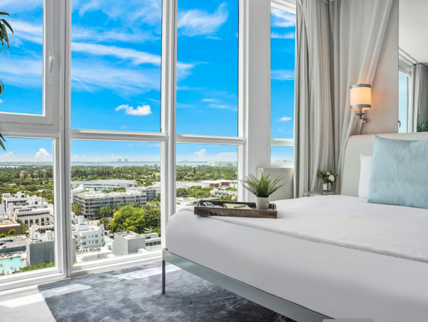Luxury South Beach Rentals - Oceanfront Balcony, 3 Pools & Spa Access